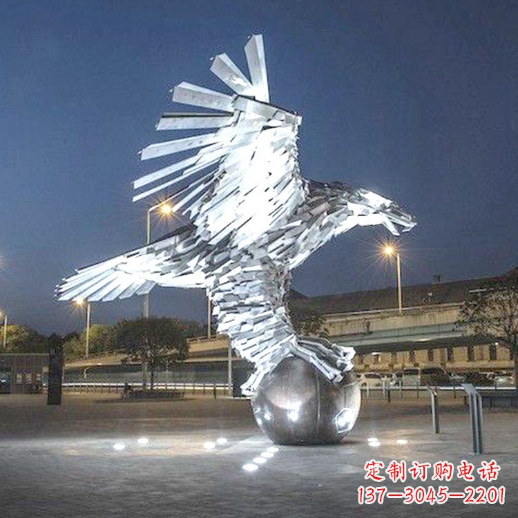 开封中领雕塑的金属质感老鹰雕塑是一款精美而又…
