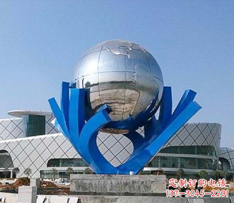 开封中领雕塑打造把地球握在手中精致不锈钢抽象雕塑
