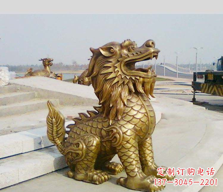 开封狮子雕塑：象征力量，令人肃然起敬