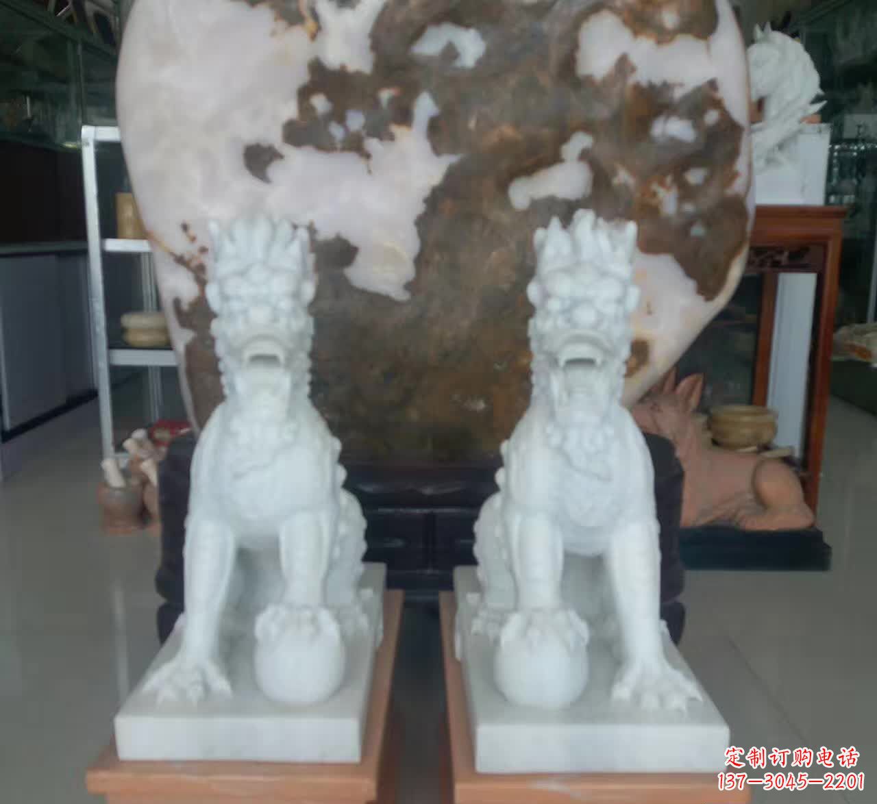开封浓情似火热情似红麒麟石雕