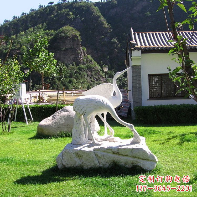 开封仙鹤石雕公园草坪动物雕塑