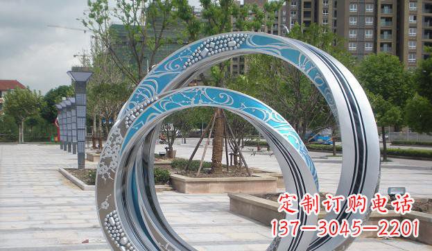开封铸造精良的不锈钢圆环雕塑