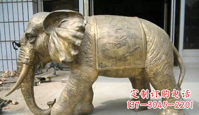 开封拥有好运的黄铜吉祥大象雕塑