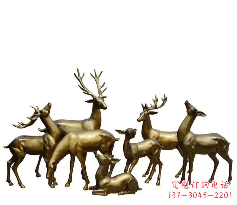 开封精致精美,欣赏黄铜色鹿群雕塑