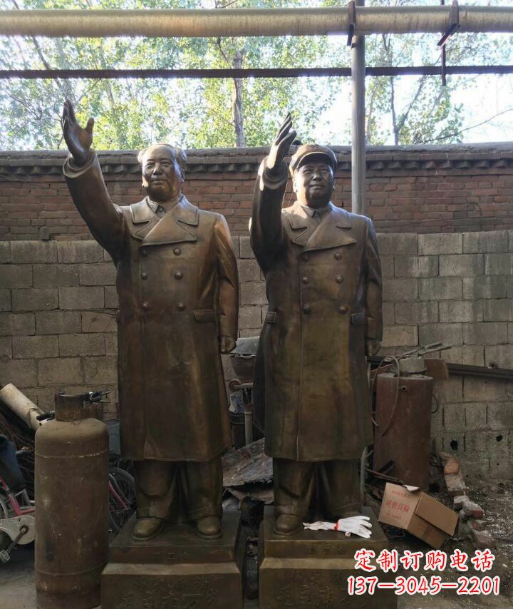 开封毛主席伟人铜雕——永恒的领袖形象