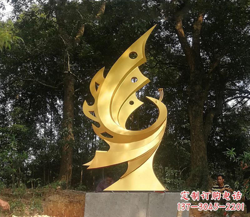 开封以古典风格演绎不锈钢凤凰雕塑