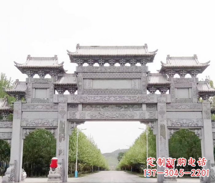 开封三门石雕牌坊,独具特色的地标雕塑