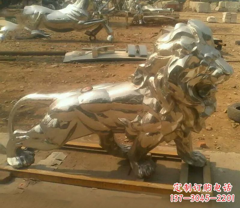 开封一缕金光,精致的镜面不锈钢狮子雕塑