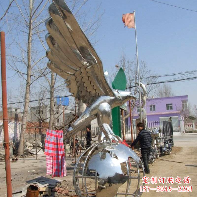开封超越传统的老鹰不锈钢雕塑