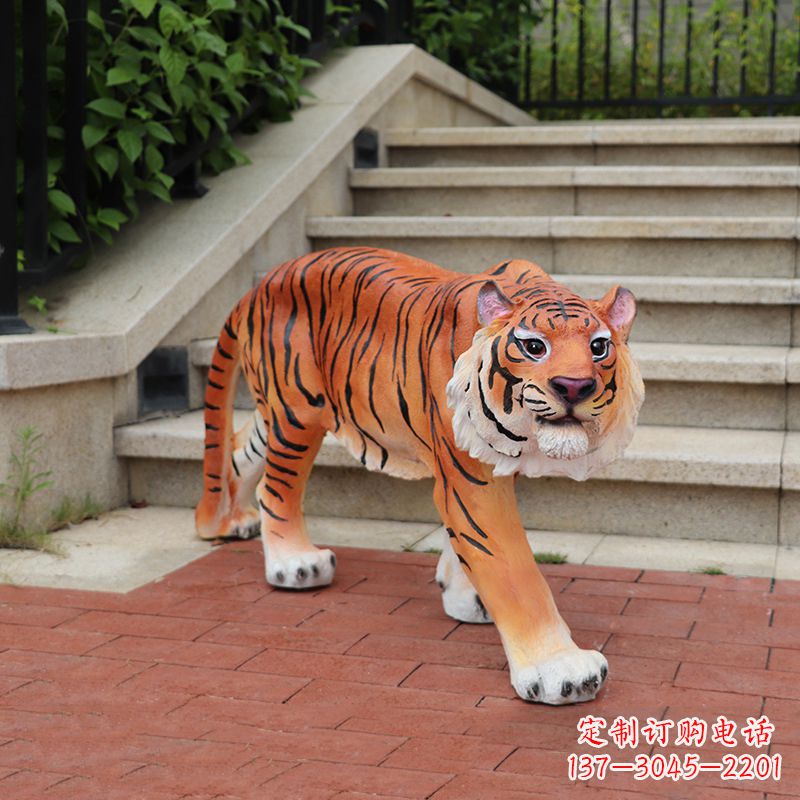 开封老虎玻璃钢仿雕塑—小区园林室外装饰品