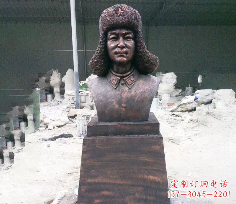 开封风采灿烂,无与伦比的雷锋雕塑