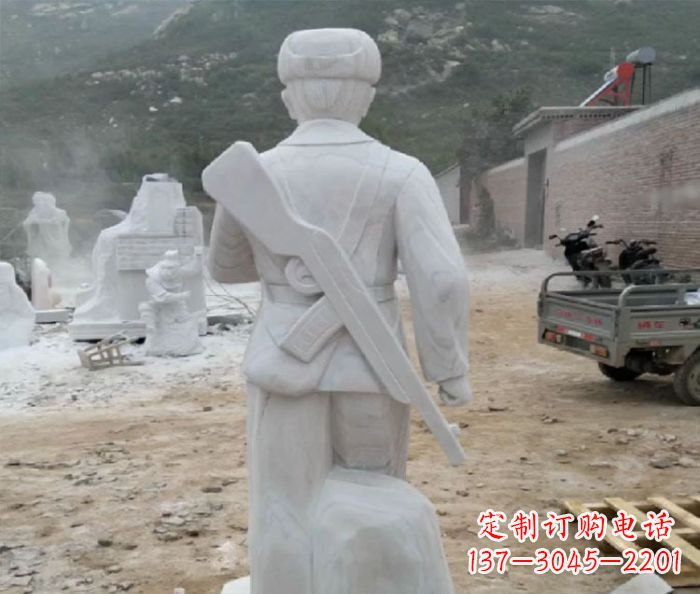开封来自中领雕塑的经典定制雷锋雕塑