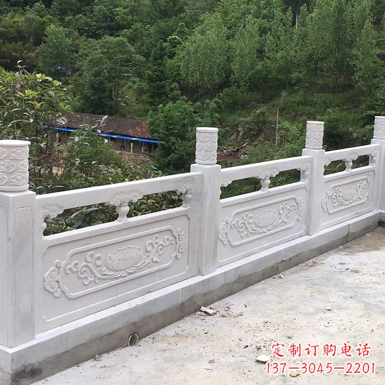 开封莲花纹石栏板雕塑,为你树立华丽边框