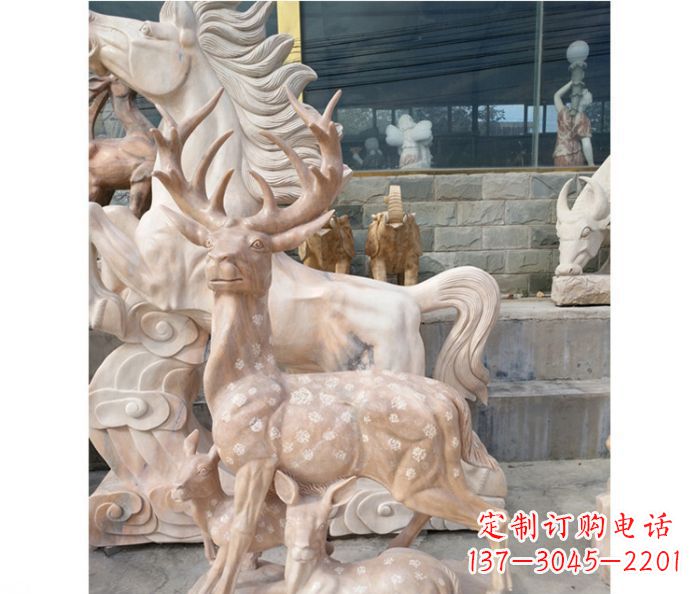 开封展现自然风采的梅花鹿石雕