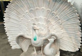 开封汉白玉孔雀雕塑，传统工艺精致塑造
