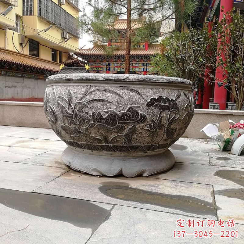开封青石仿古风格鱼缸雕塑