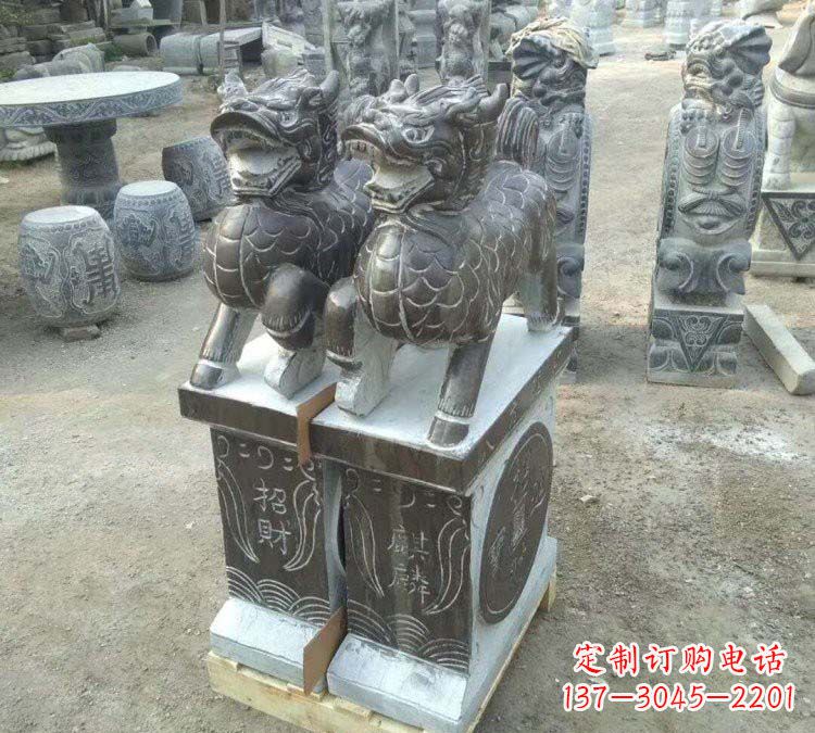 开封青石门口麒麟石雕