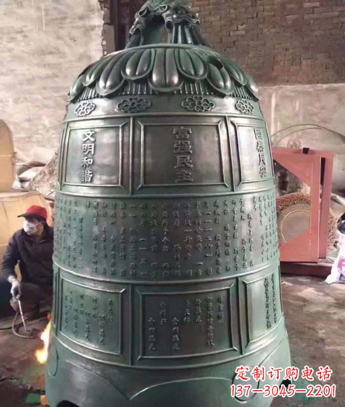 开封古典铜钟雕塑,装点家园