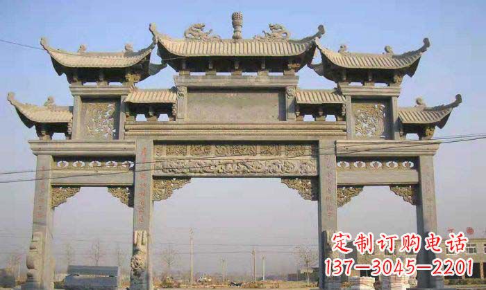 开封特色街角石雕牌坊精致典雅的装点