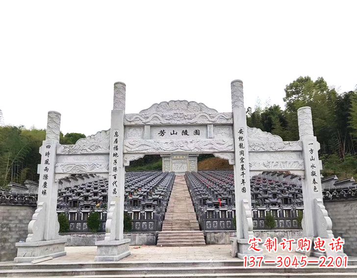开封精致雕刻的三门石牌坊雕塑