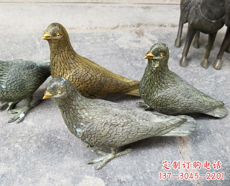 开封中领雕塑:少女与和平鸽的象征