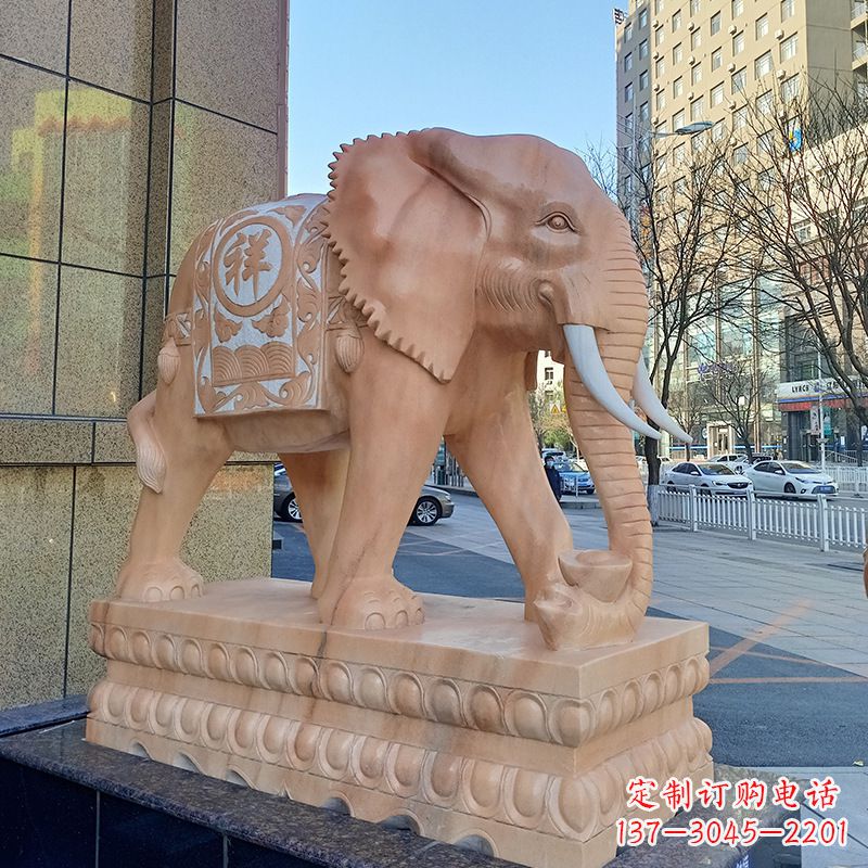 开封真实神圣的大象雕塑