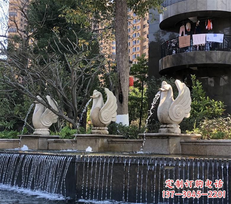 开封石材喷水鹅 园林动物石雕景观摆放 水池石天鹅
