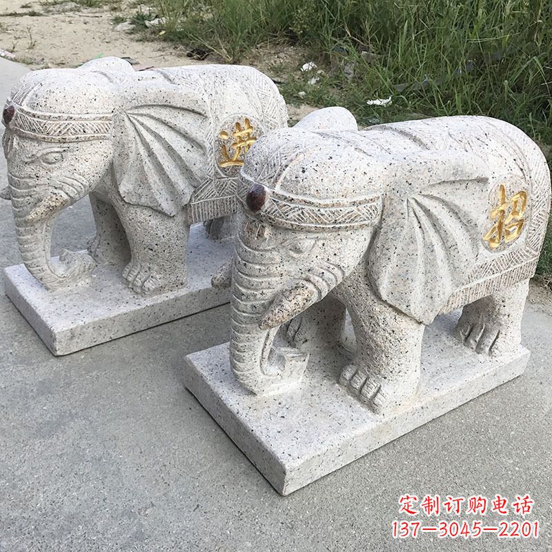 开封寺庙门口大象石雕