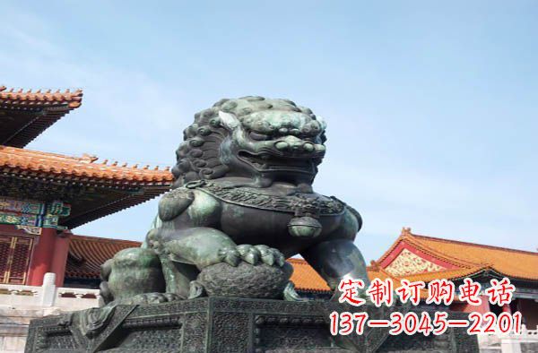 开封寺庙门口狮子铜雕