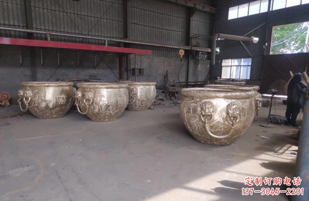 开封寺庙水缸铜雕塑