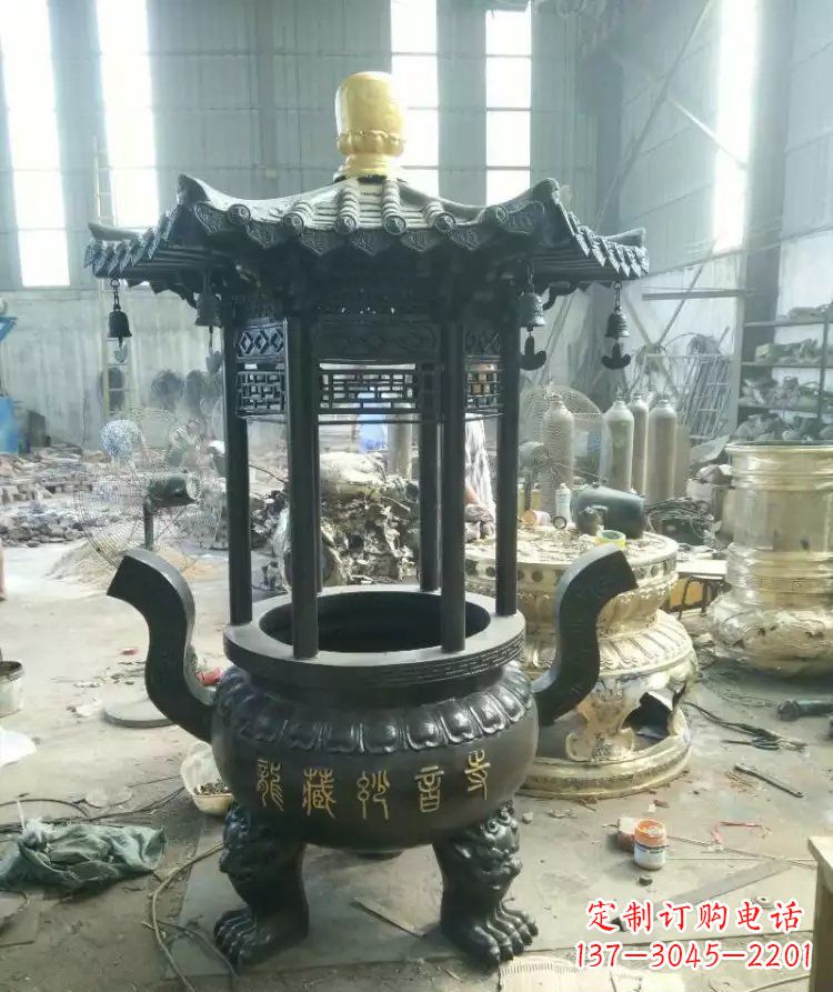 开封寺庙圆香炉铜雕 (2)