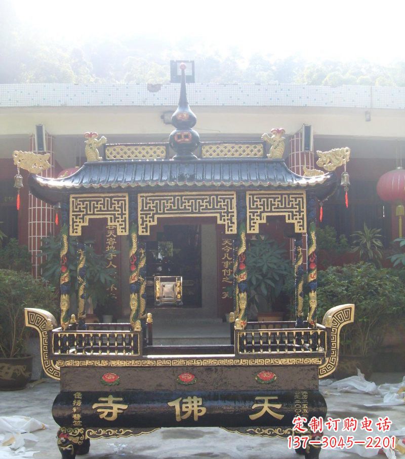 开封寺庙铸铜四足方形带顶香炉