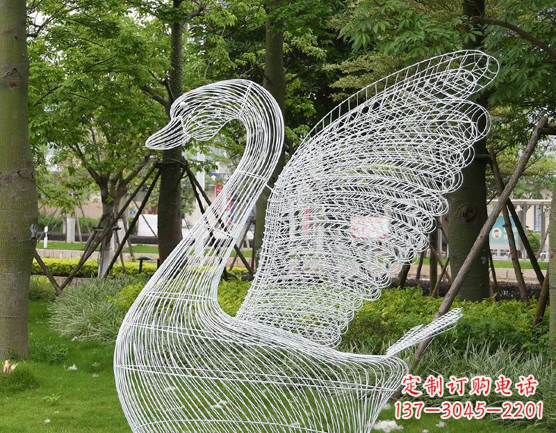 开封天鹅镂空不锈钢雕塑