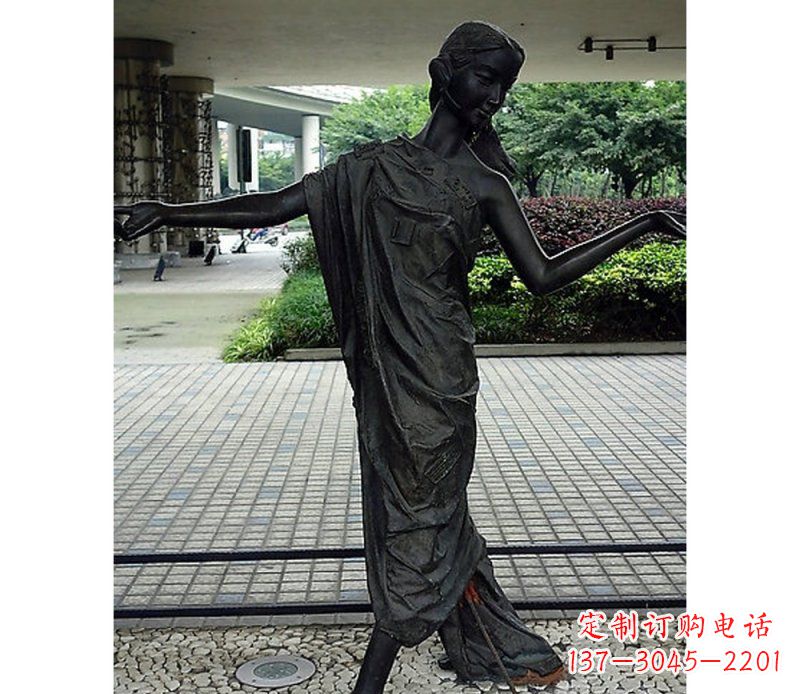 开封跳舞的女孩街边景观铜雕
