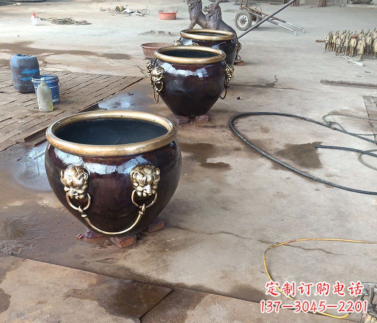 开封铜雕故宫狮子头水缸雕塑