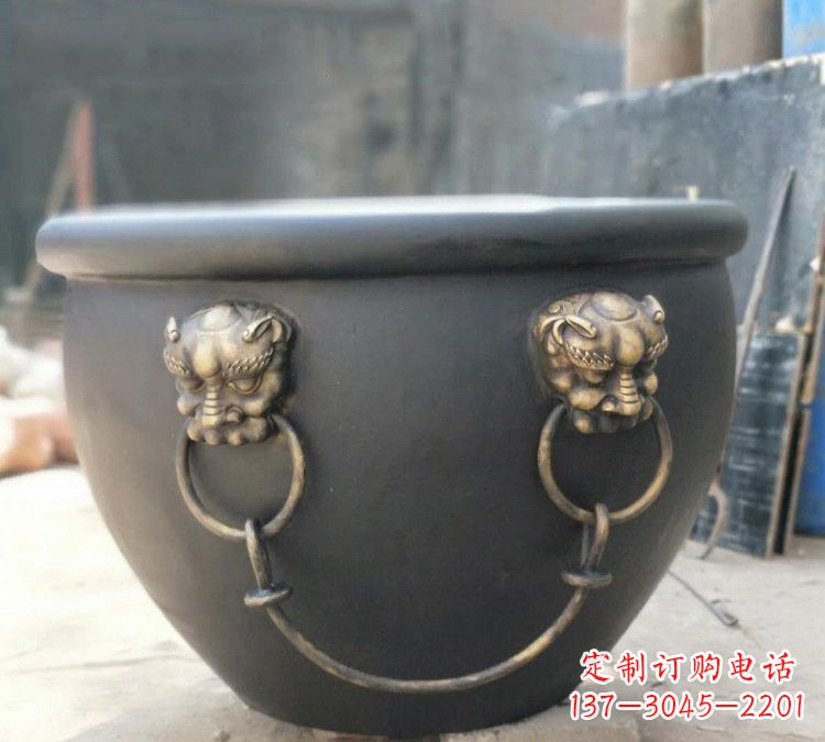 开封铜雕故宫水缸