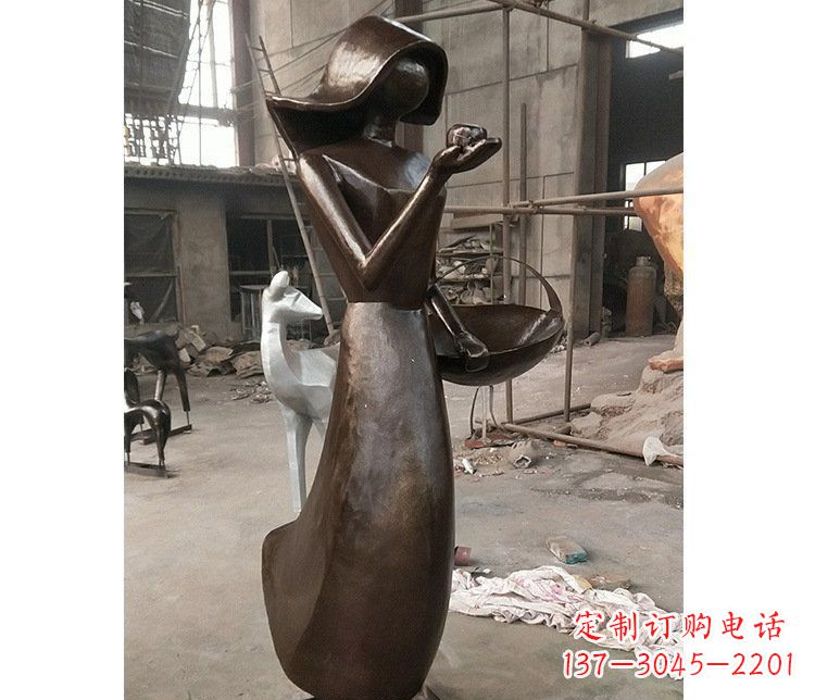 开封铜雕逛街女孩人物雕塑