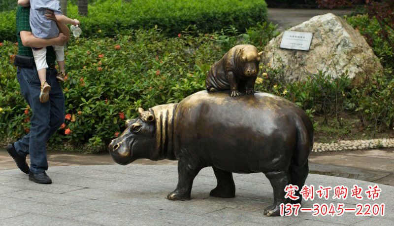开封铜雕母子河马