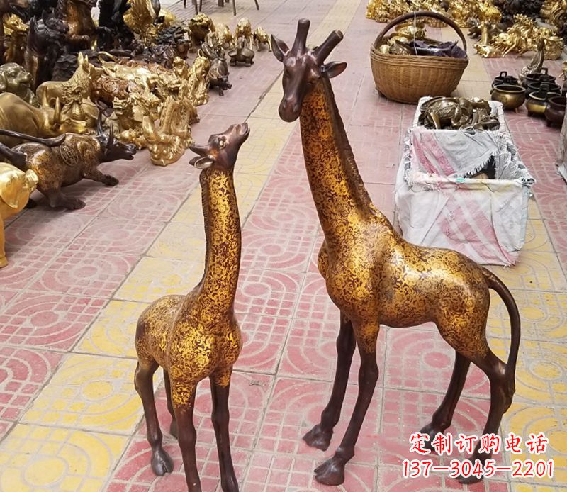 开封铜雕长颈鹿