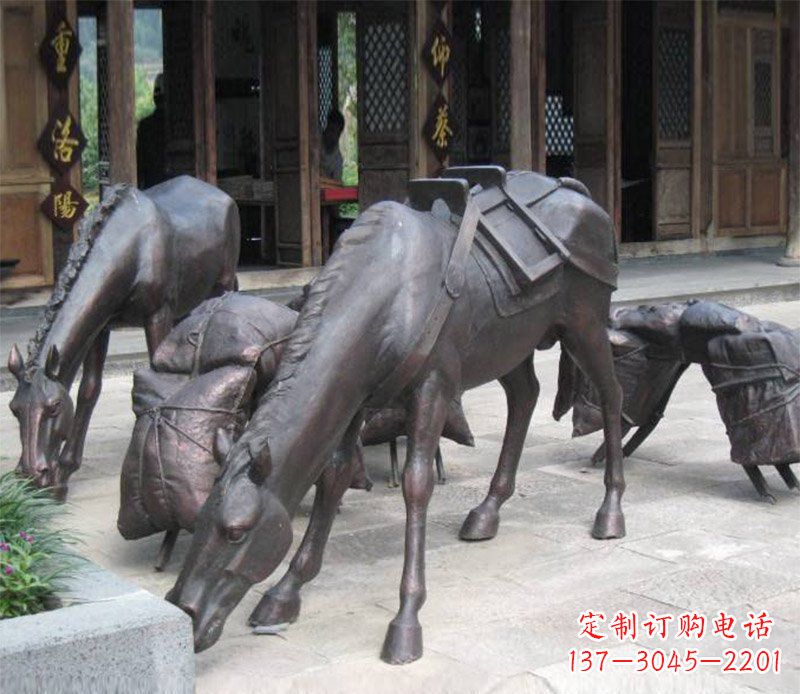 开封拖行李的马动物铜雕