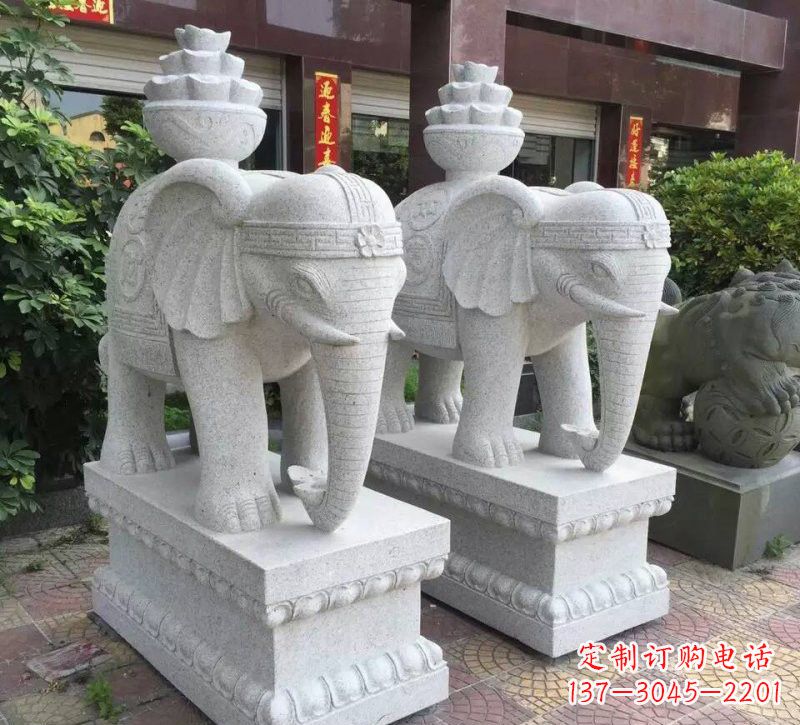 开封驮元宝的大象石雕