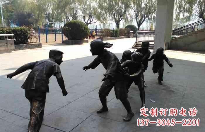 开封玩老鹰捉小鸡的儿童铜雕222