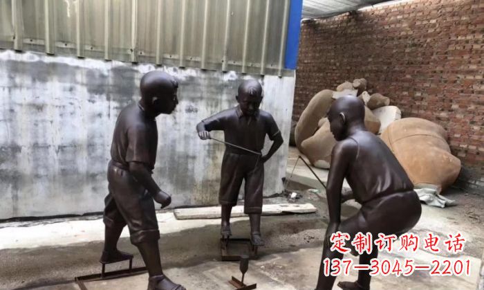 开封玩陀螺人物铜雕 (2)