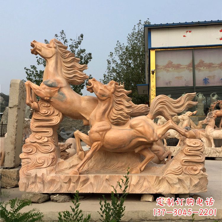 开封晚霞红奔马群雕