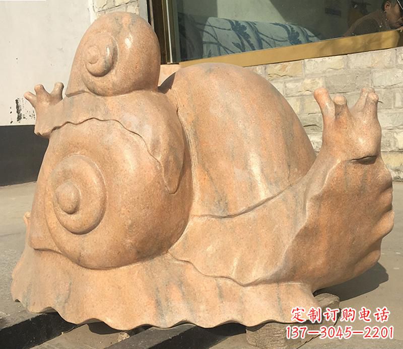 开封晚霞红大型蜗牛母子雕塑