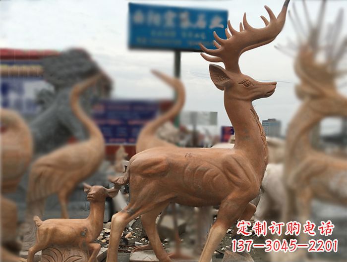 开封晚霞红动物驯鹿公园石雕