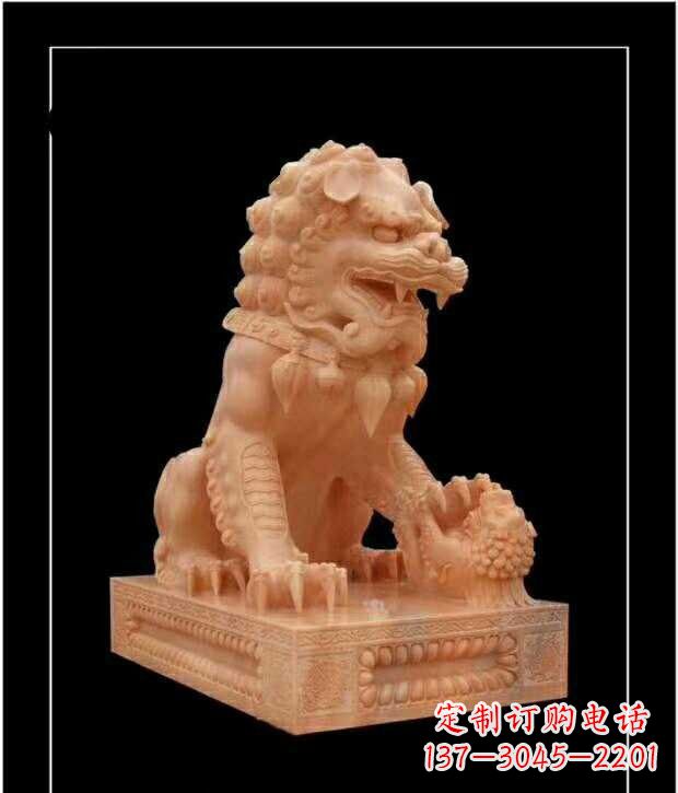 开封晚霞红故宫狮子雕塑