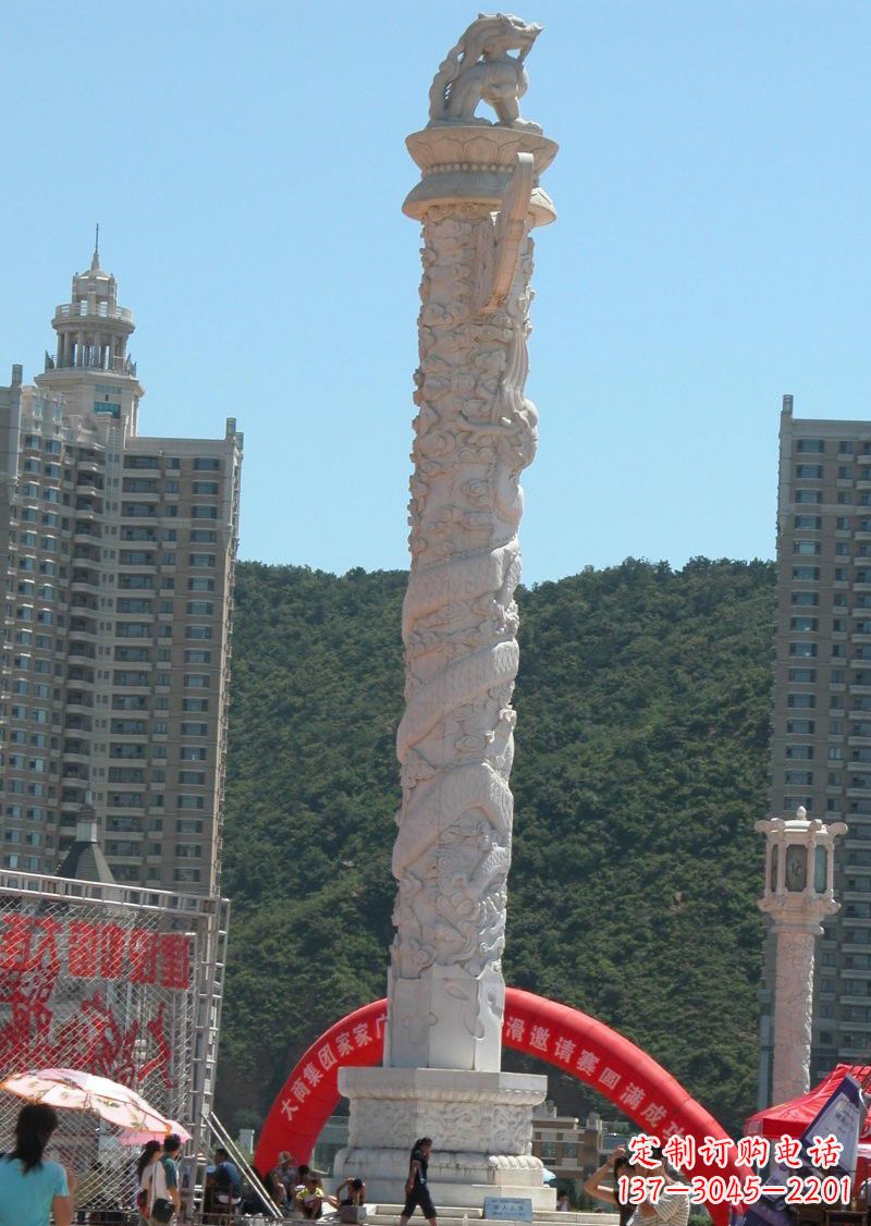 开封晚霞红广场龙柱