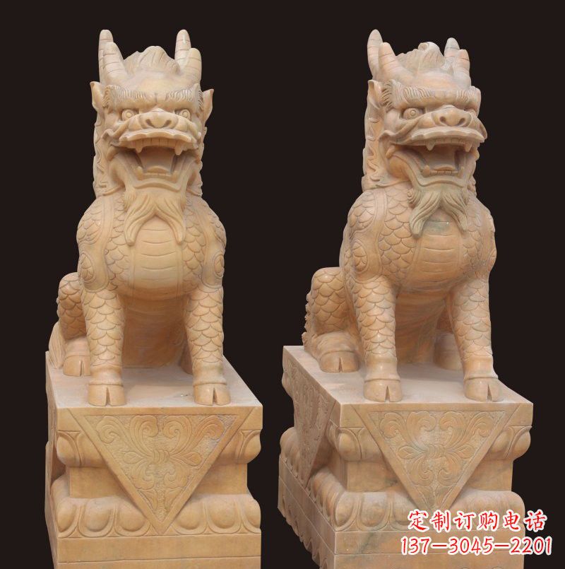 开封晚霞红门口坐式麒麟石雕