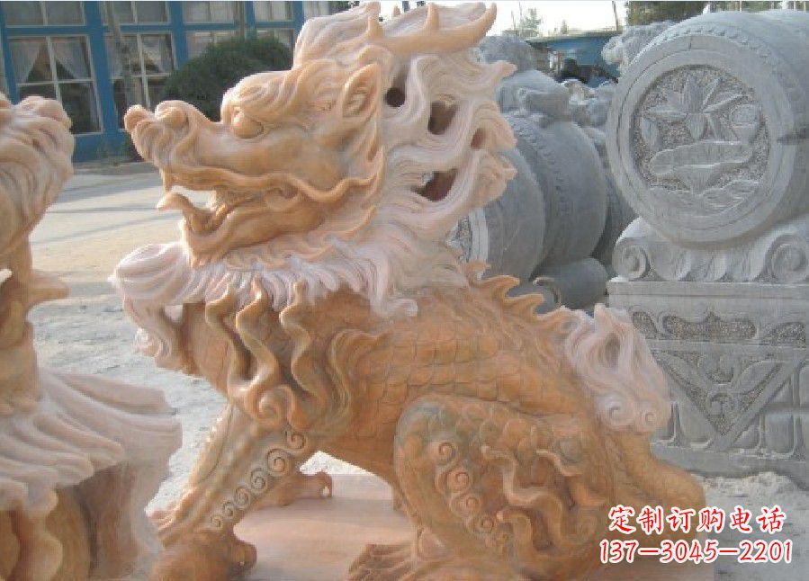 开封晚霞红神兽麒麟雕塑